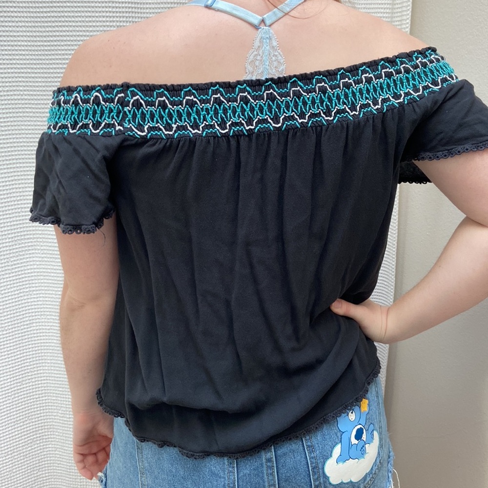 Women’s Xhilaration off the shoulder floral embroidered blouse. Size small. - Picture 2 of 12